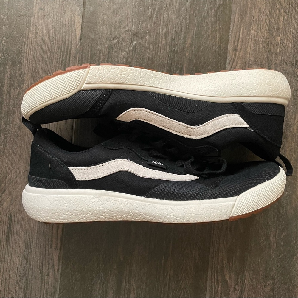 VANS Herringbone Black Ultrarange Exo Se size 10.5 Men / 12 Women